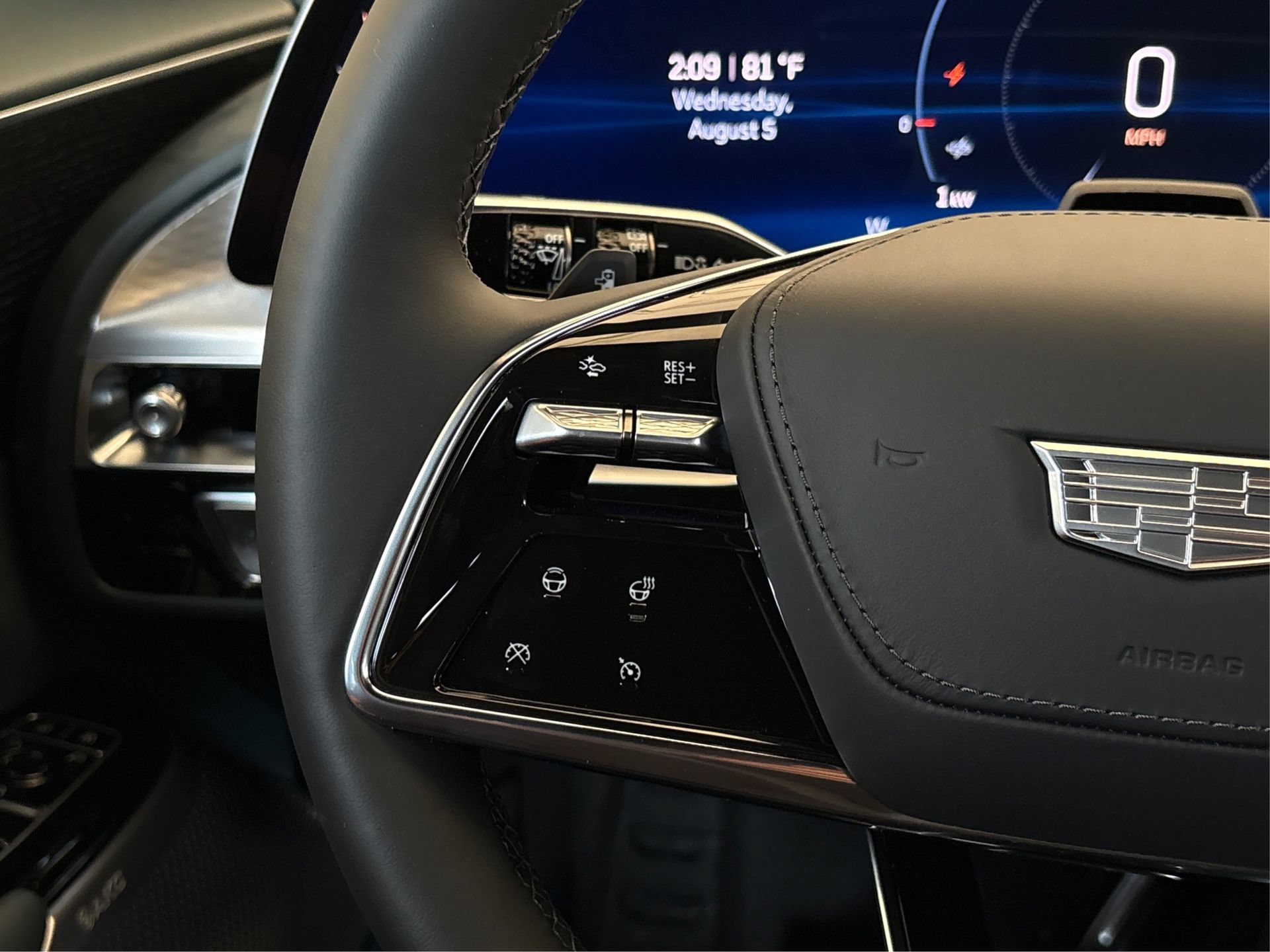 New 2026 Cadillac Lyriq Signature Sport w/ Nappa Leather Package RWD image 25