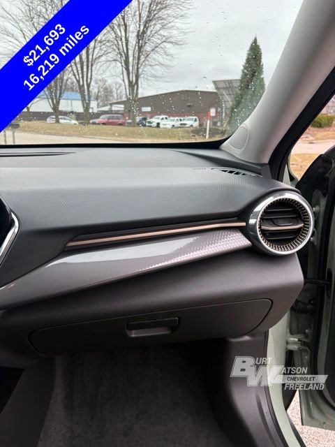 Used 2024 Chevrolet Trax ACTIV w/ Sunroof Package image 29