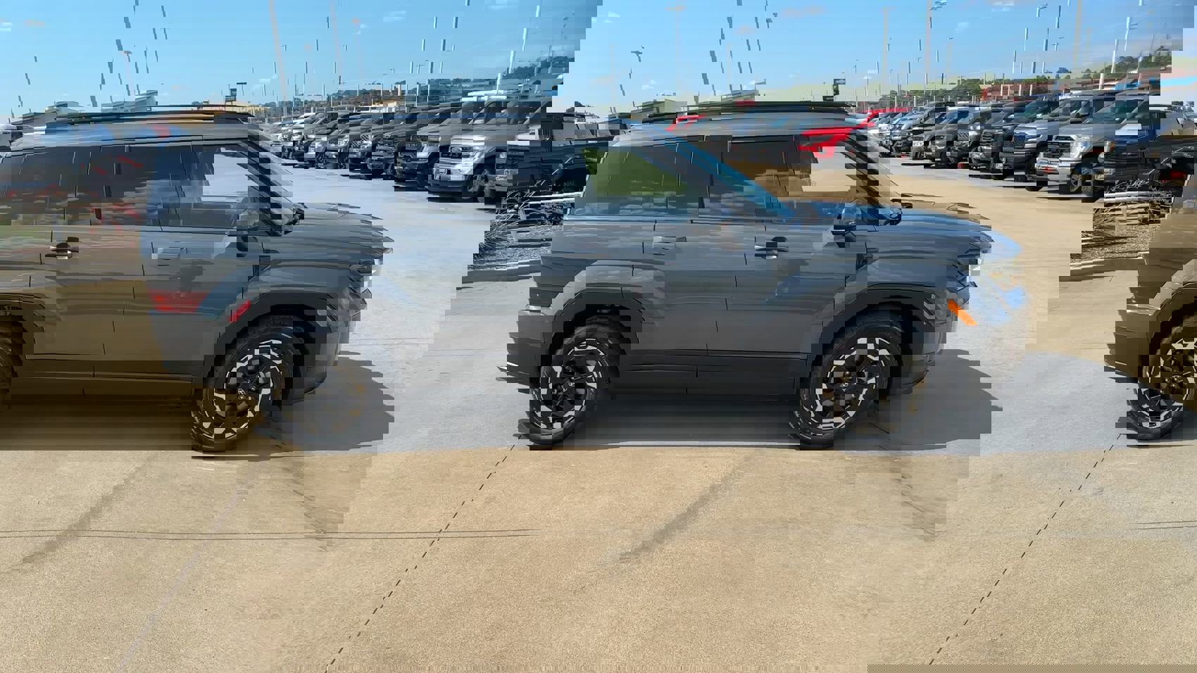 Used 2025 Hyundai Santa Fe SEL image 2