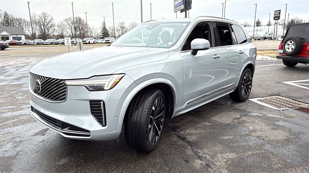 Certified 2025 Volvo XC90 B5 Plus image 6