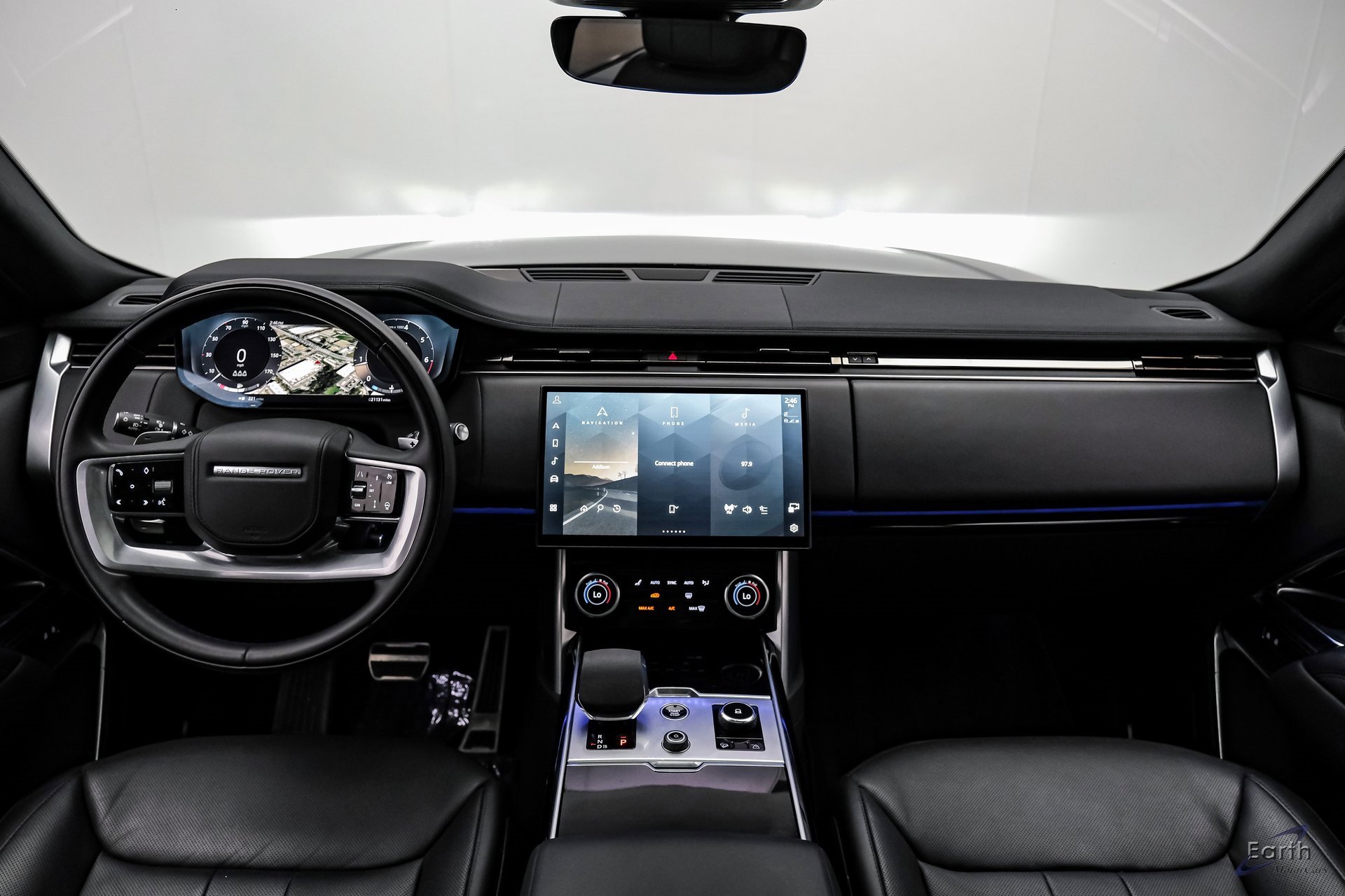 Used 2023 Land Rover Range Rover SE image 25