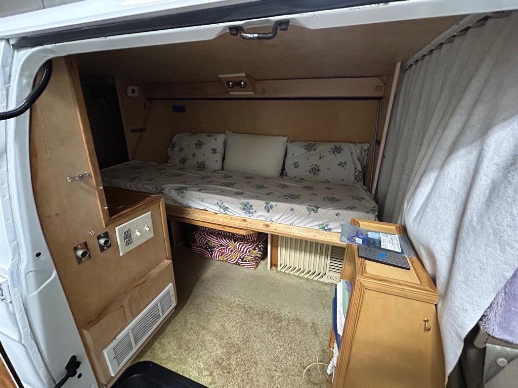 Used 2001 Dodge B3500 image 18