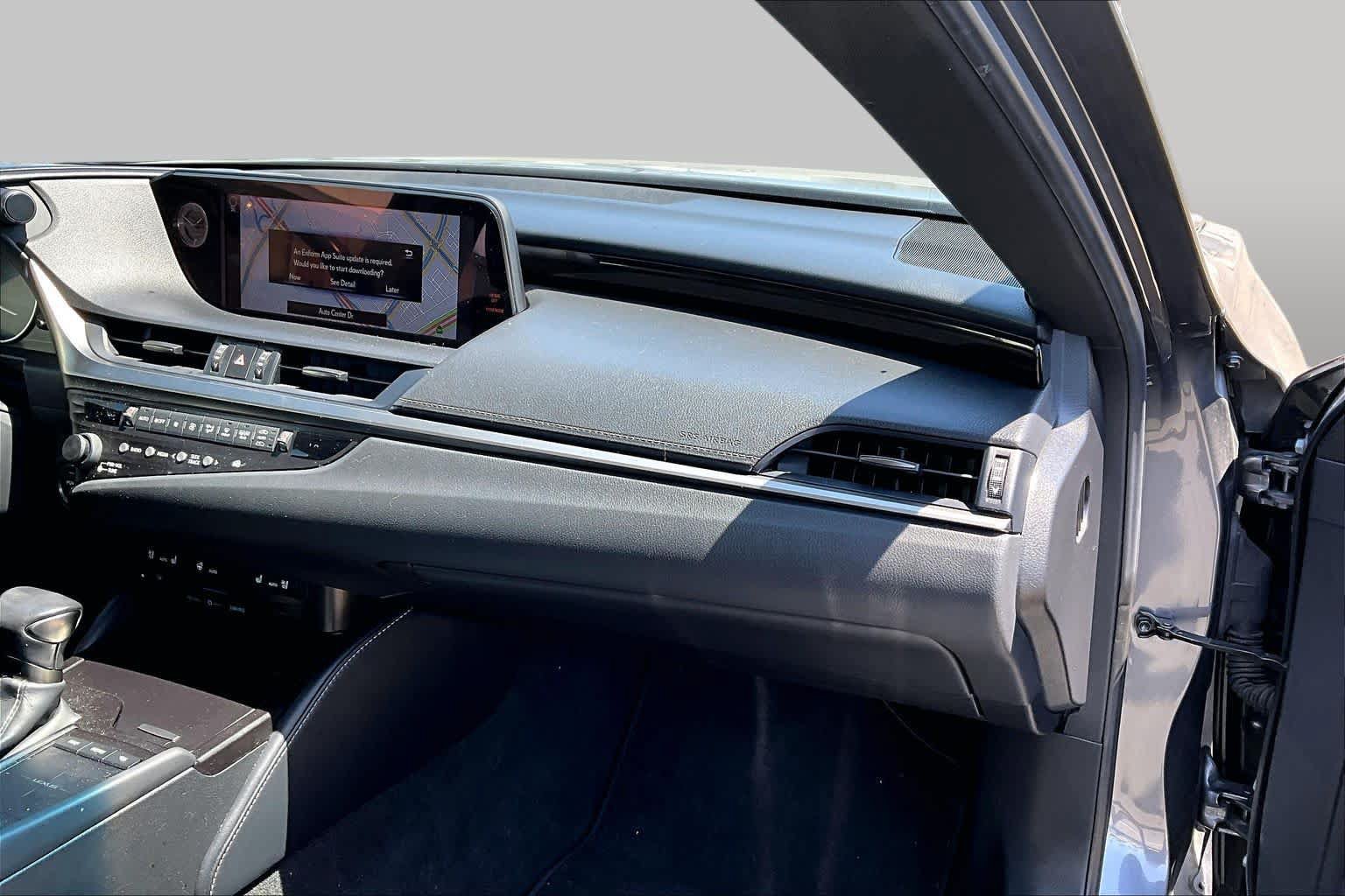 Used 2019 Lexus ES 300h w/ Premium Package FWD image 18