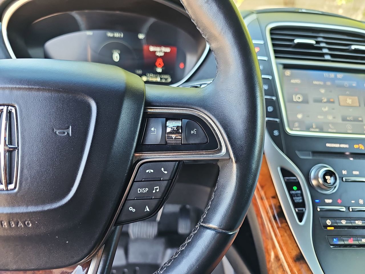 Used 2019 Lincoln Nautilus Reserve image 18