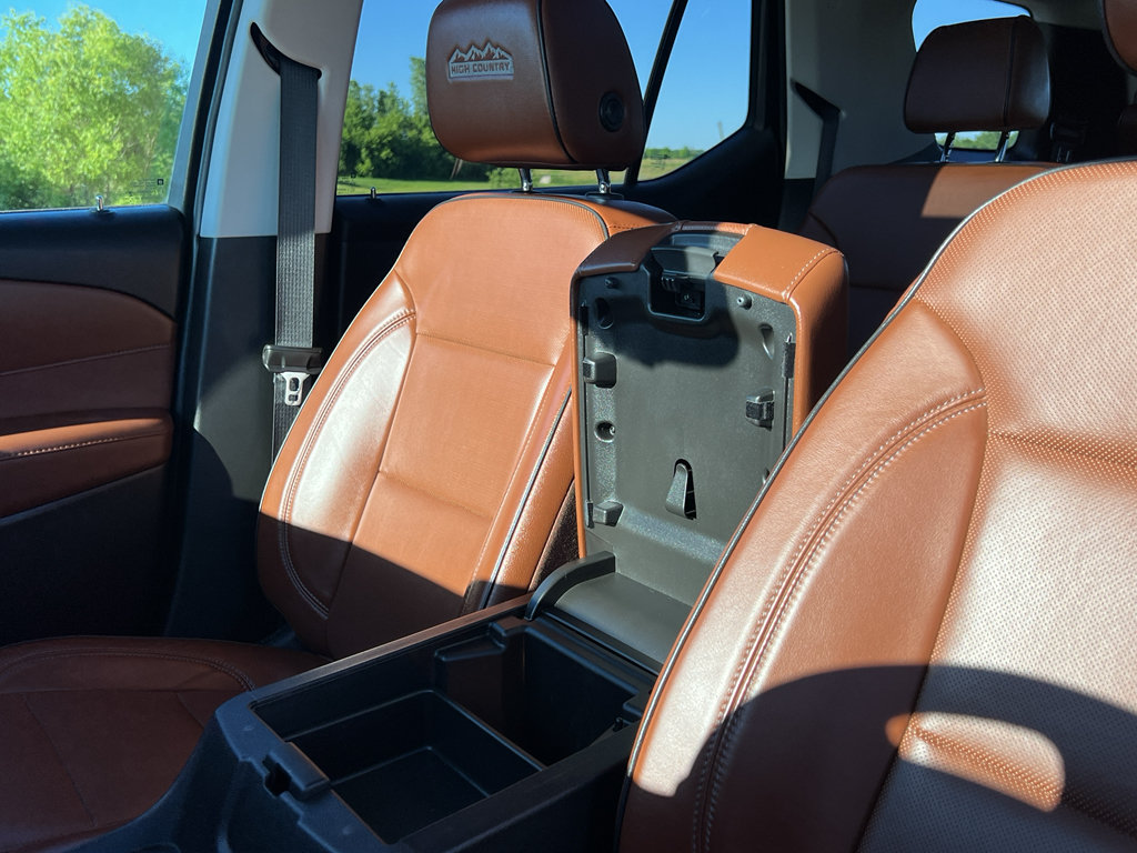 Used 2019 Chevrolet Traverse High Country w/ LPO, Cargo Package AWD/4WD image 19