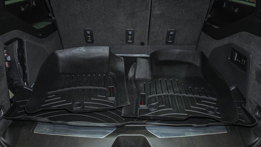 Used 2022 Cadillac Escalade ESV Sport Platinum w/ Heavy-Duty Trailer Package image 11