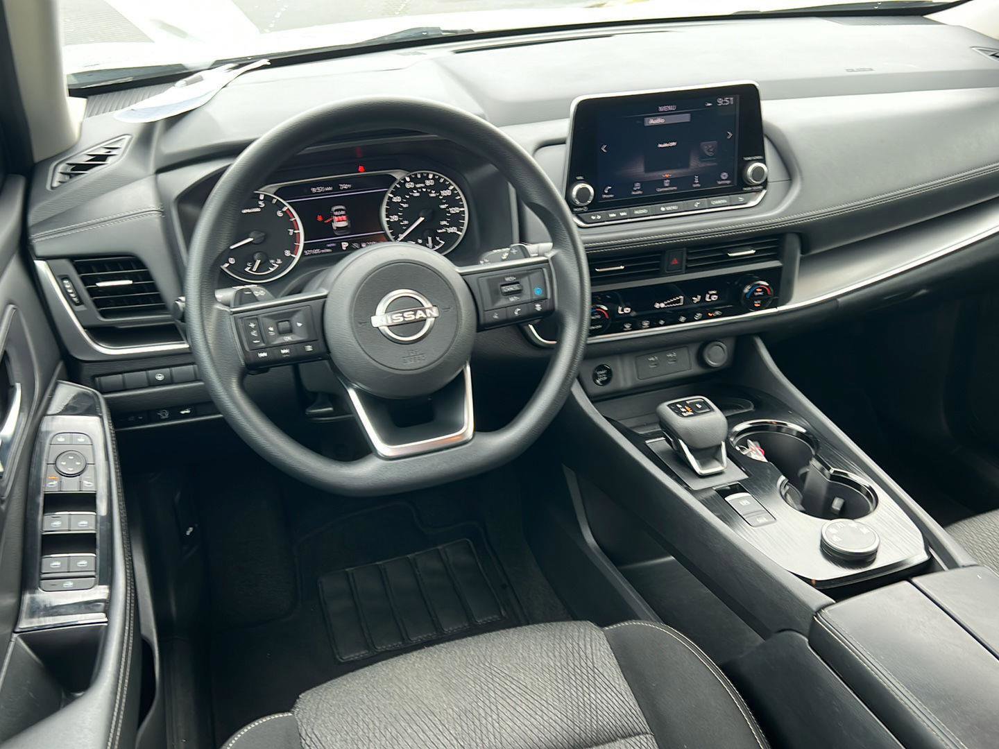 Used 2024 Nissan Rogue SV image 18