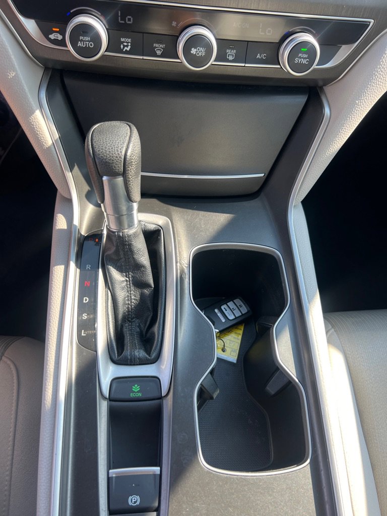 Used 2018 Honda Accord LX image 31