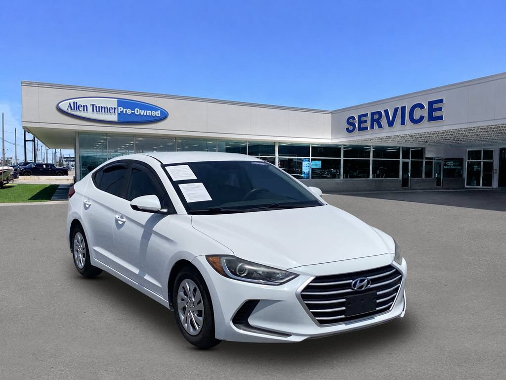 Used 2017 Hyundai Elantra SE FWD image 2
