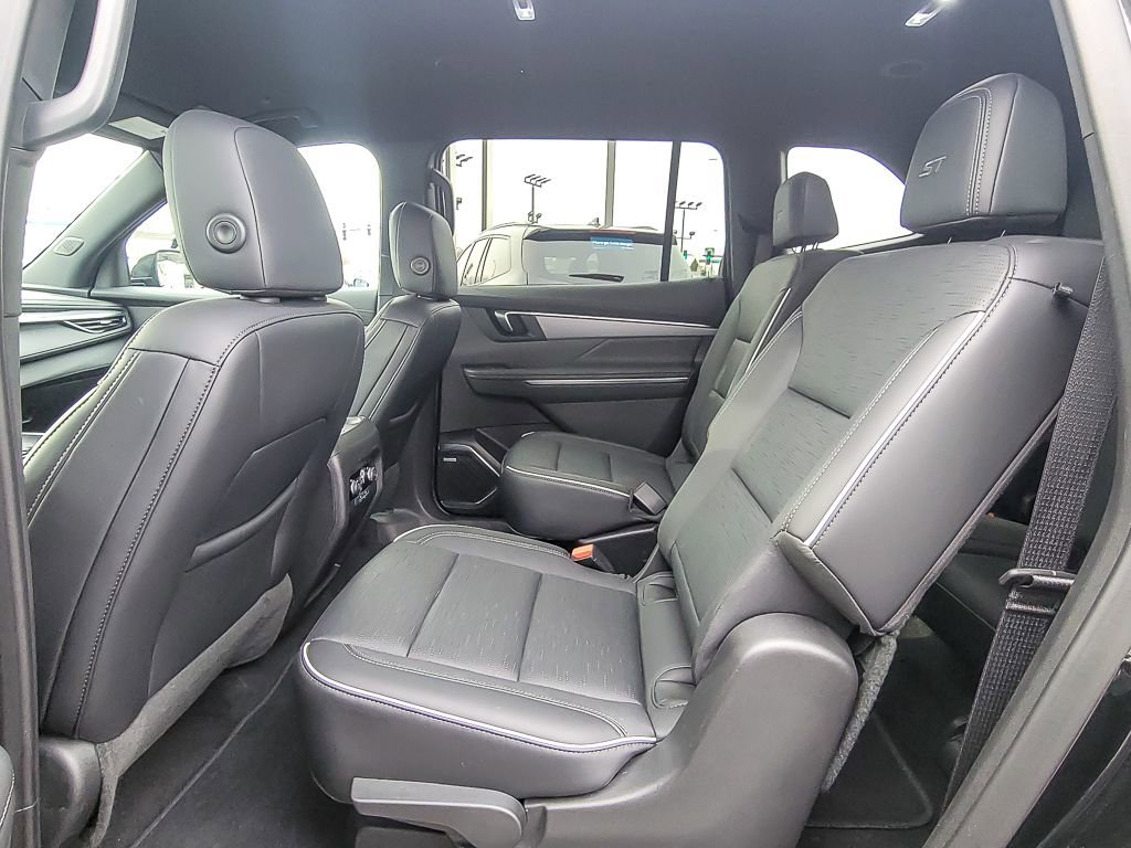 Used 2025 Buick Enclave Sport Touring image 8