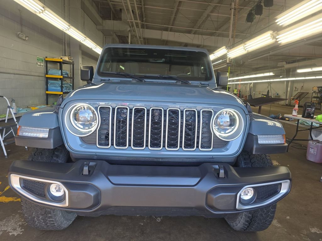 Used 2024 Jeep Wrangler Sahara w/ Technology Group AWD/4WD image 2