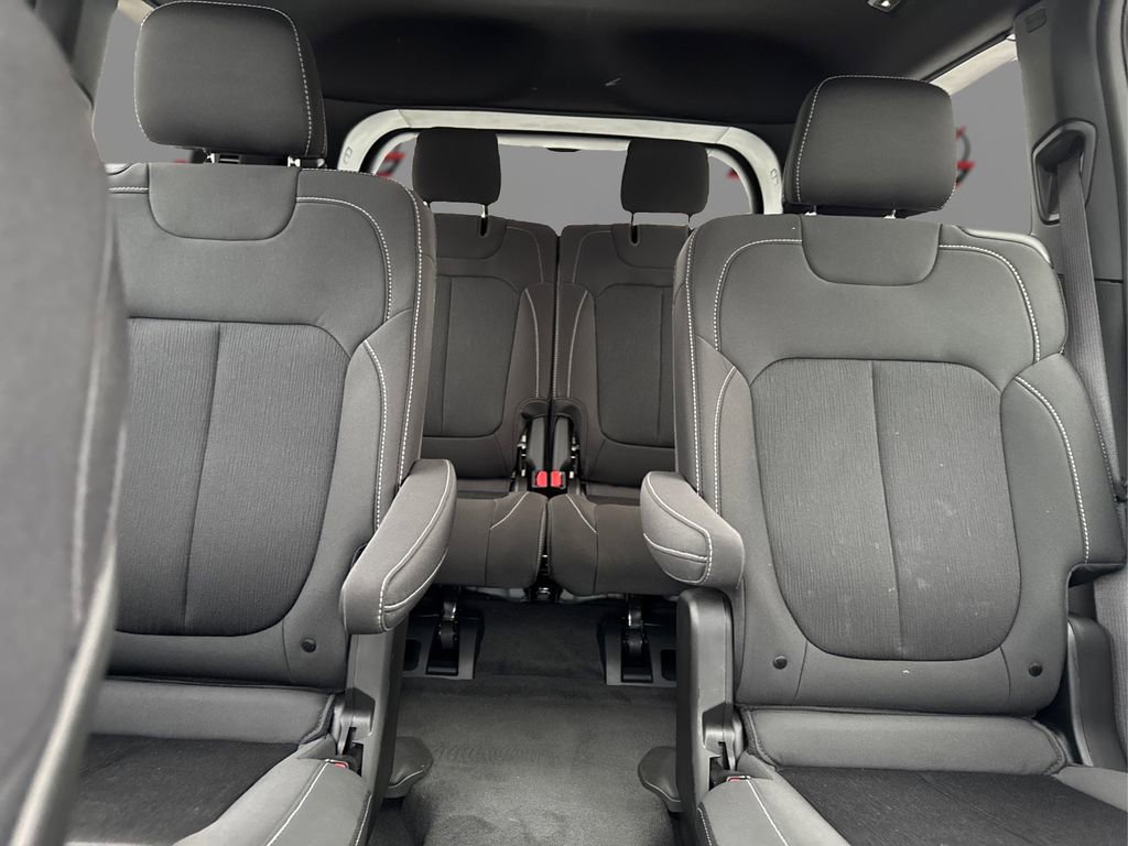 Used 2025 Jeep Grand Cherokee L Laredo w/ Luxury Tech Group I image 19