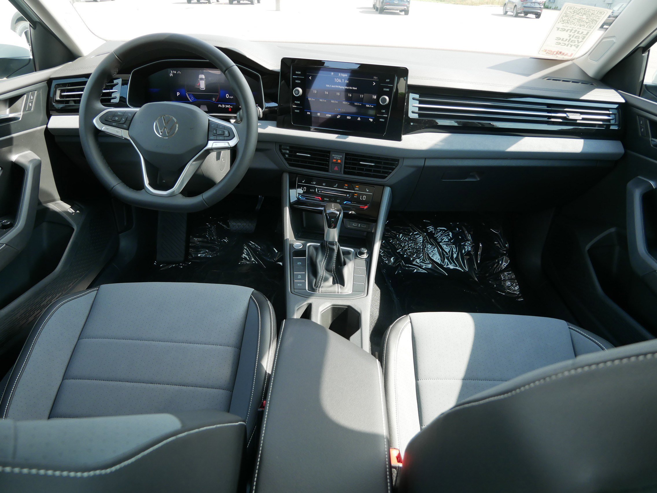 New 2025 Volkswagen Jetta SE image 7