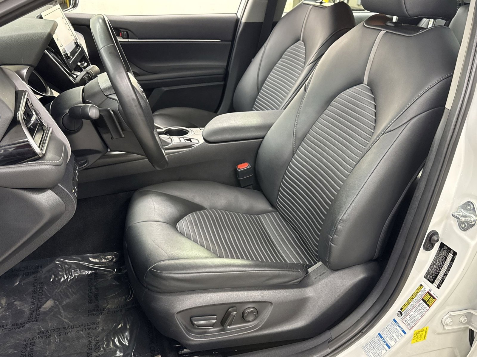 Used 2024 Toyota Camry SE w/ Cold Weather Package image 4