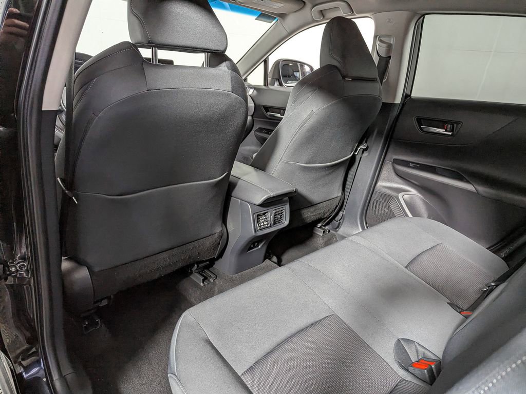 Used 2022 Toyota Venza LE image 43
