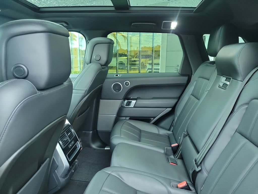 Used 2018 Land Rover Range Rover Sport HSE AWD/4WD image 16