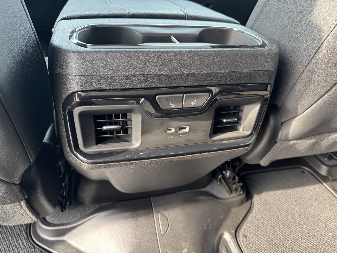 Used 2024 GMC Sierra 1500 AT4 w/ Technology Package image 24