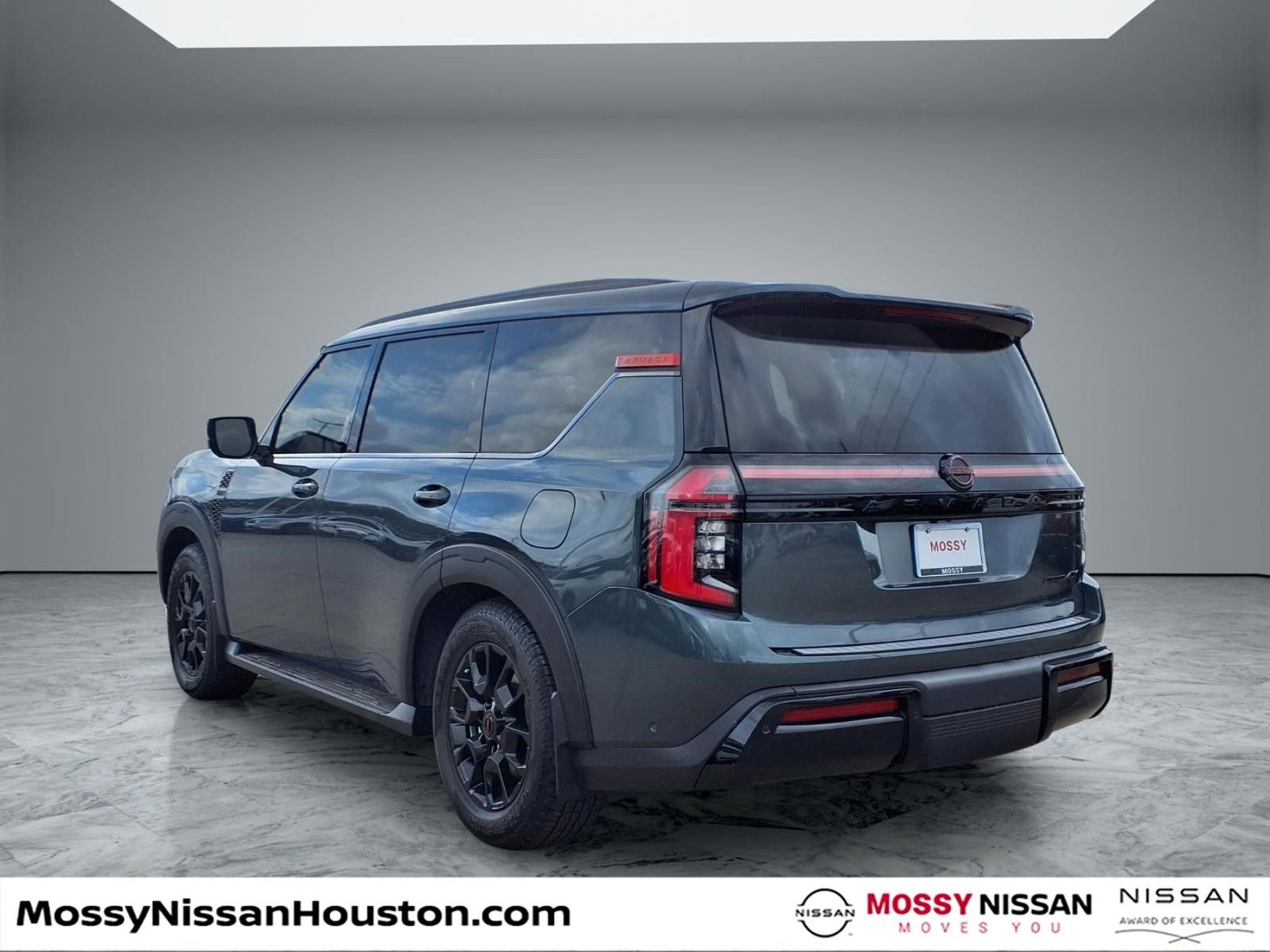 New 2026 Nissan Armada PRO-4X w/ Captain's Chari Seat Package AWD/4WD image 2
