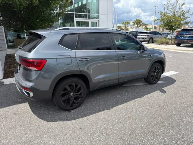 Certified 2024 Volkswagen Taos SE w/ Panoramic Sunroof Package FWD image 6