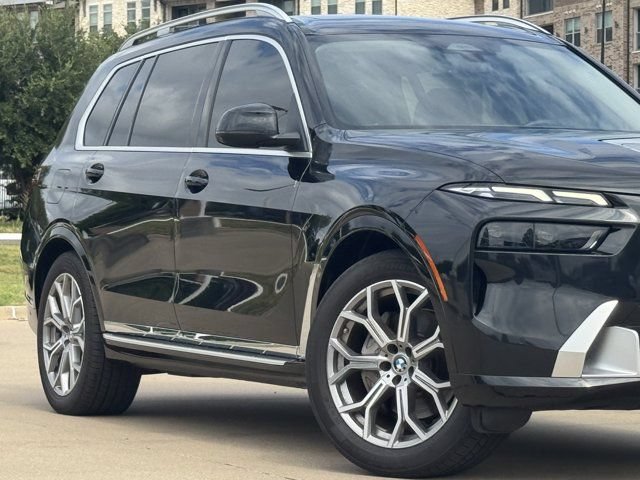 Used 2025 BMW X7 xDrive40i w/ Premium Package AWD/4WD image 3
