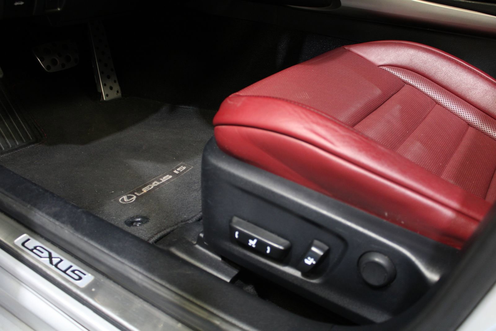 Used 2015 Lexus IS 250 w/ F-Sport Package RWD image 25