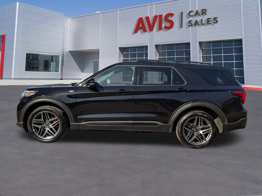 Used 2025 Ford Explorer ST-Line w/ ST-Line Street Pack image 2