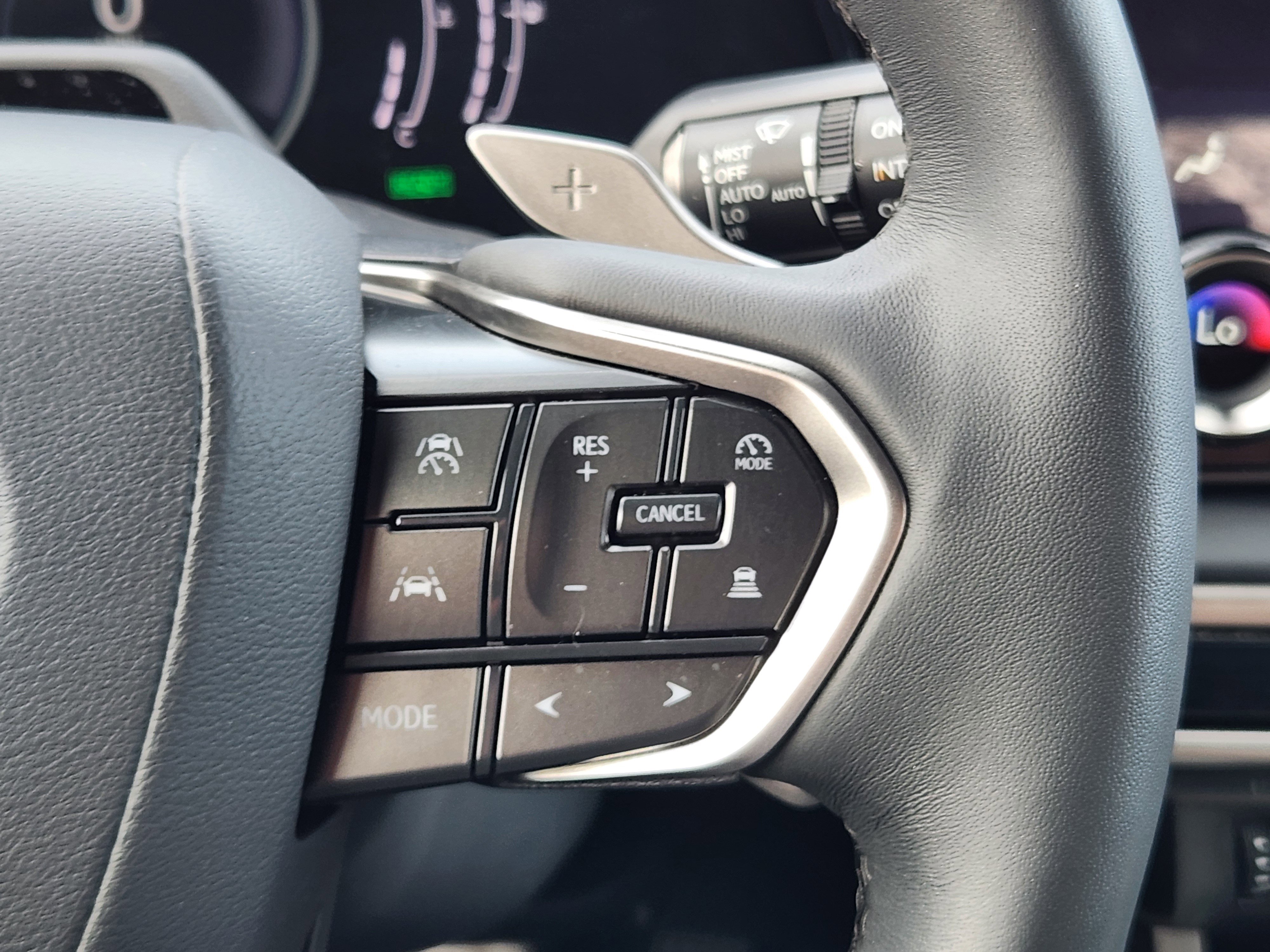 Used 2023 Lexus RX 350h w/ Cold Area Package image 33