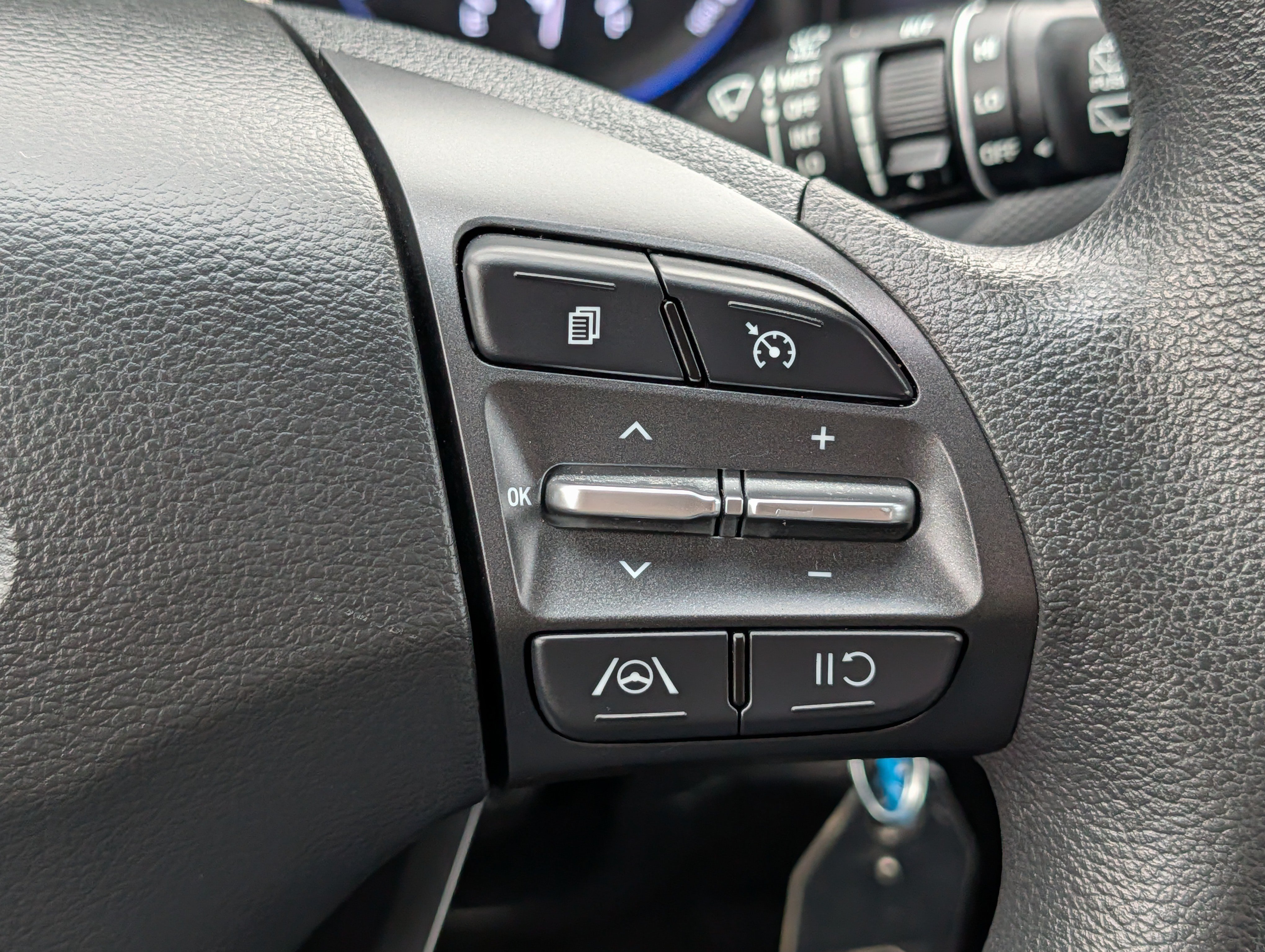 Used 2022 Hyundai Kona SE AWD/4WD image 29