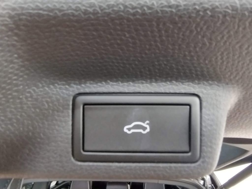 New 2025 Volkswagen ID. Buzz Pro S image 16