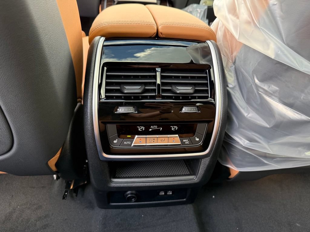 New 2027 BMW X7 xDrive40i w/ M Sport Package AWD/4WD image 19
