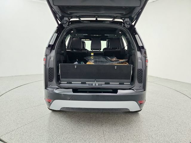 New 2026 Land Rover Discovery Limited Edition AWD/4WD image 15