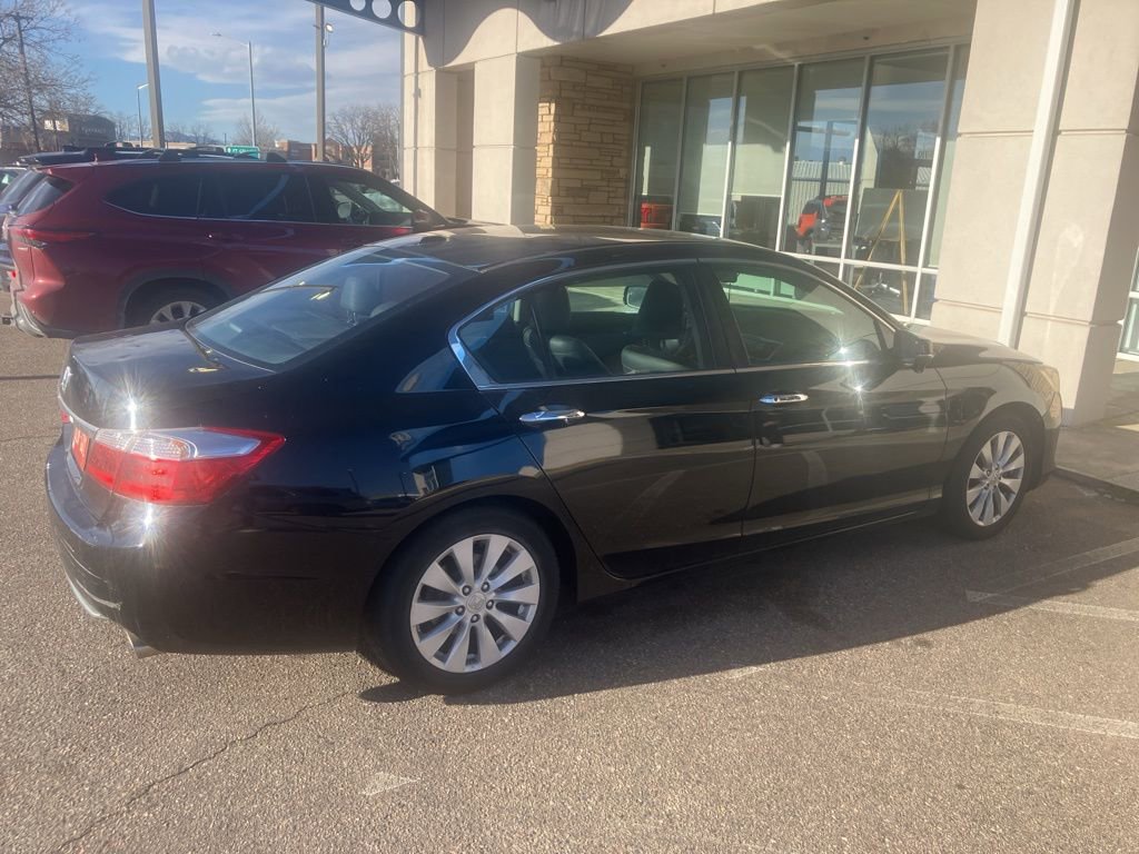 Used 2015 Honda Accord EX-L image 2