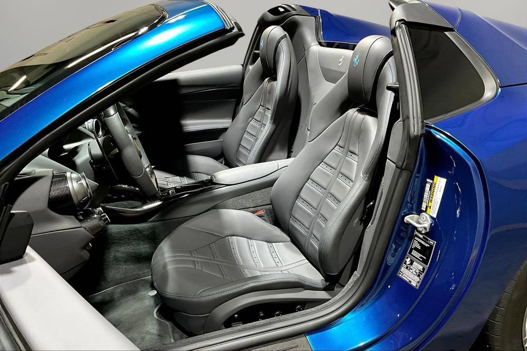 Used 2023 Ferrari 812 GTS RWD image 19