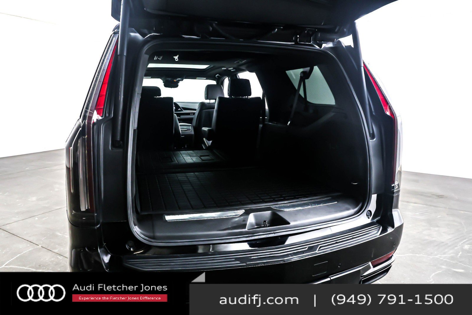 Used 2022 Cadillac Escalade ESV Sport w/ Touring Package image 23