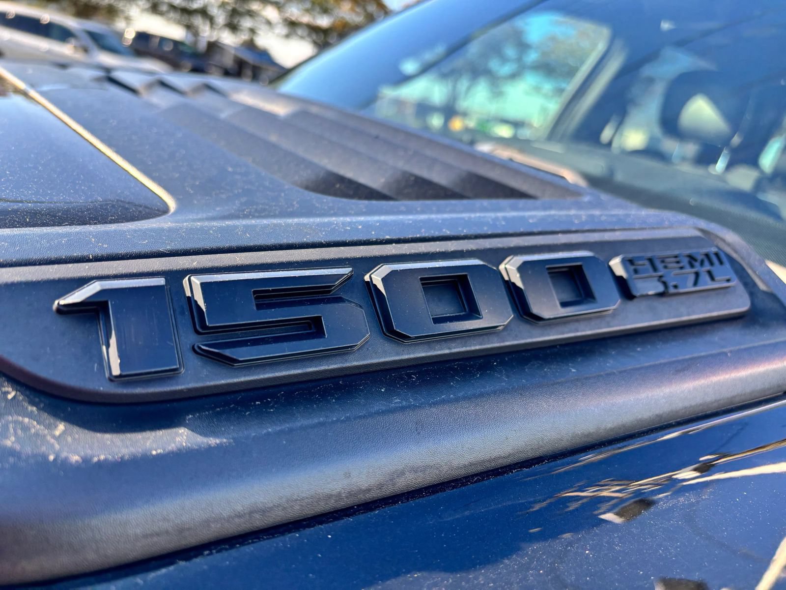 Used 2019 RAM 1500 Laramie AWD/4WD image 11