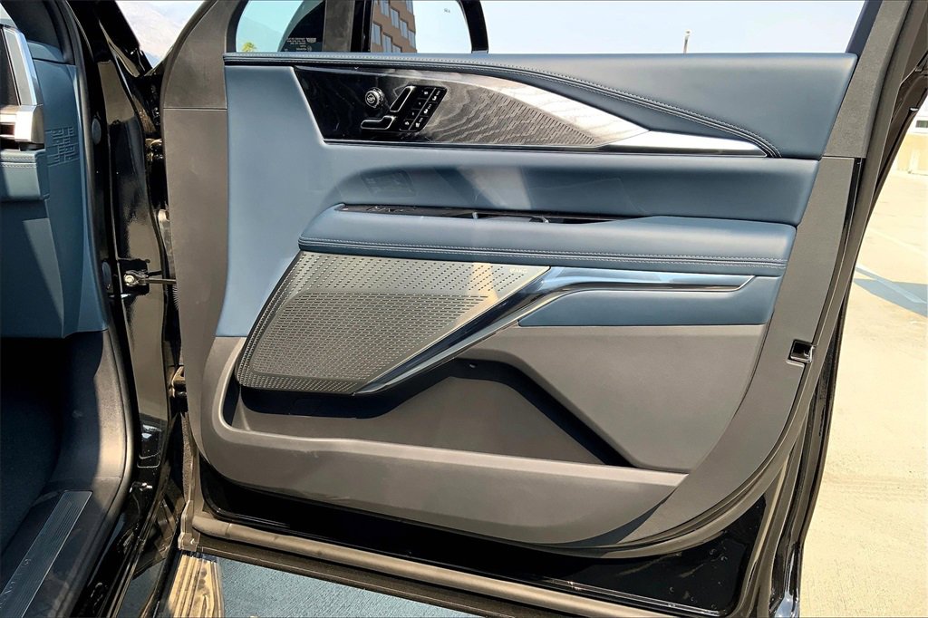 New 2026 Cadillac Escalade IQ Sport 2 w/ LPO, ONYX Package image 35