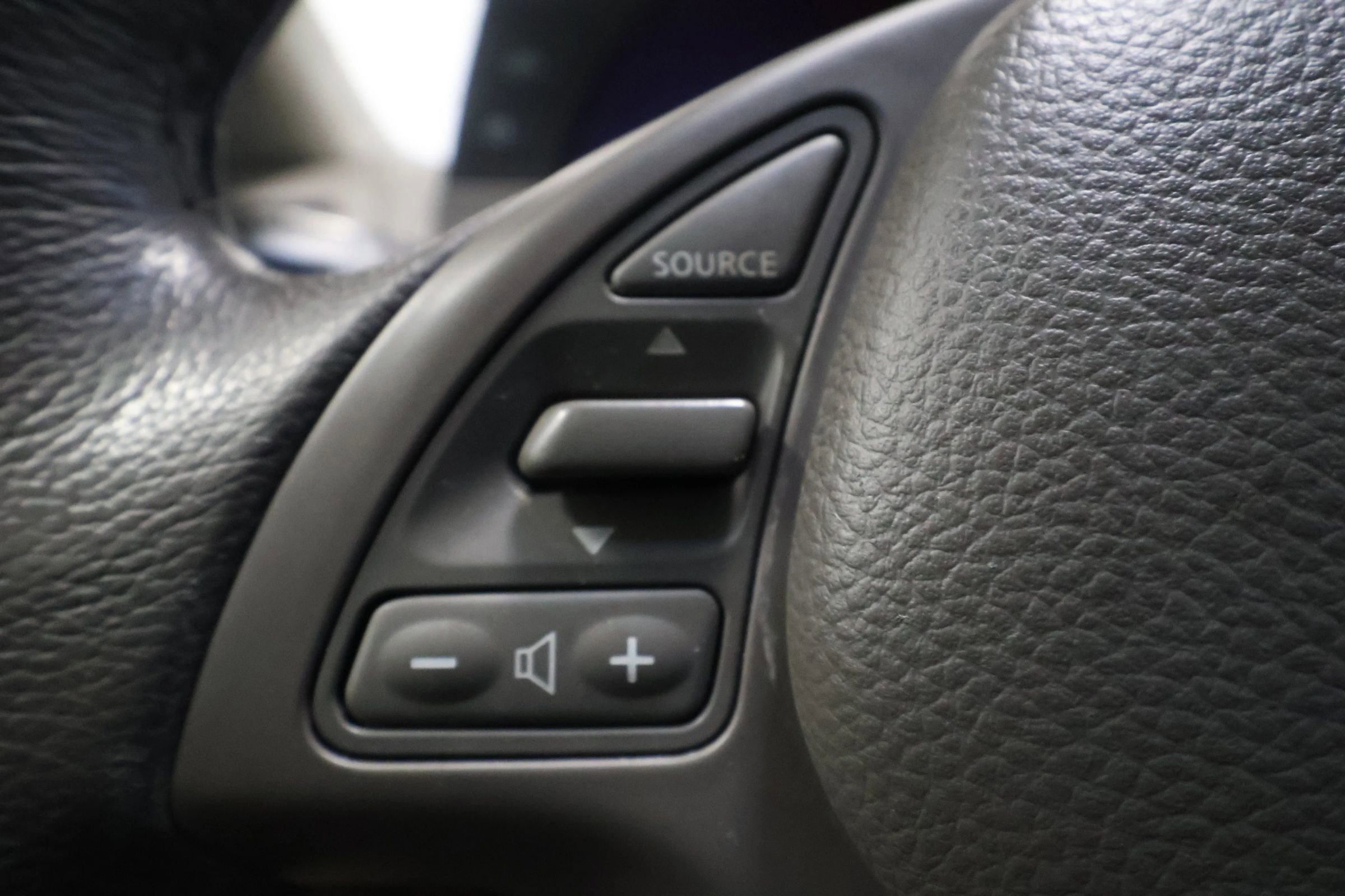 Used 2011 INFINITI G37 Journey w/ Premium Pkg image 19