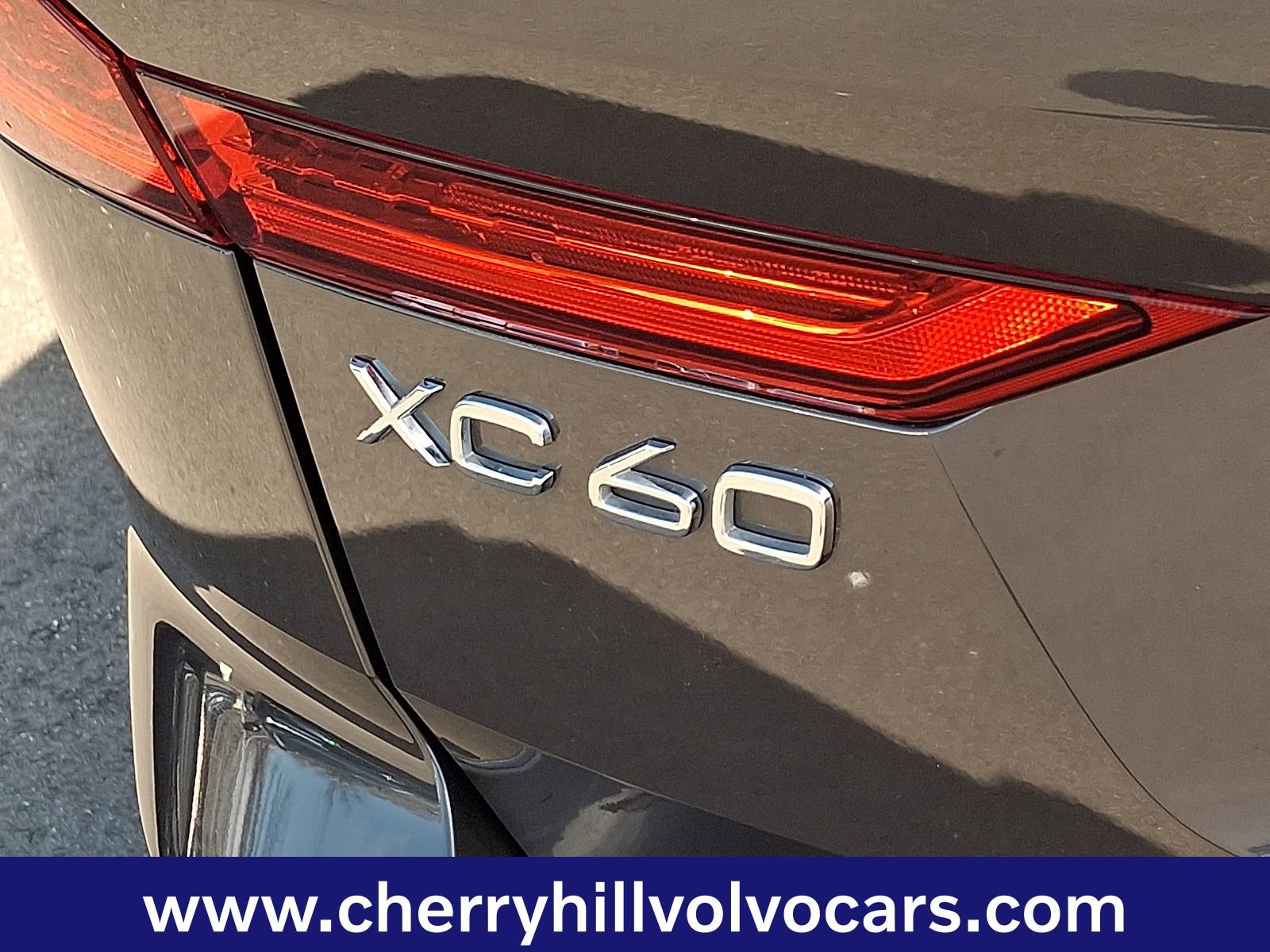Certified 2025 Volvo XC60 B5 Plus image 30