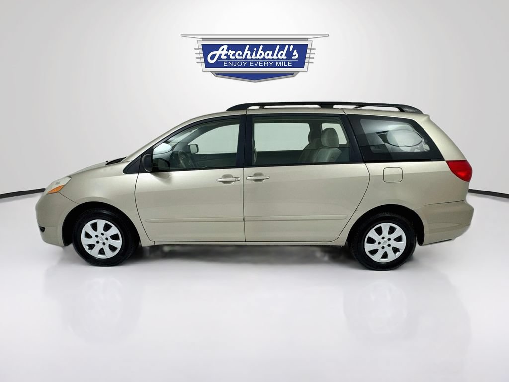 Used 2009 Toyota Sienna CE FWD image 4