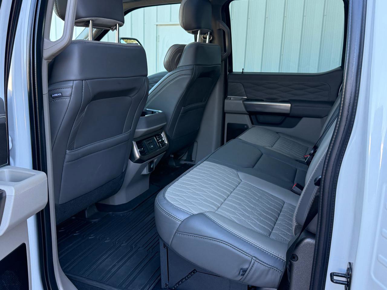 Used 2025 Ford F450 Platinum w/ Platinum Plus Package image 13