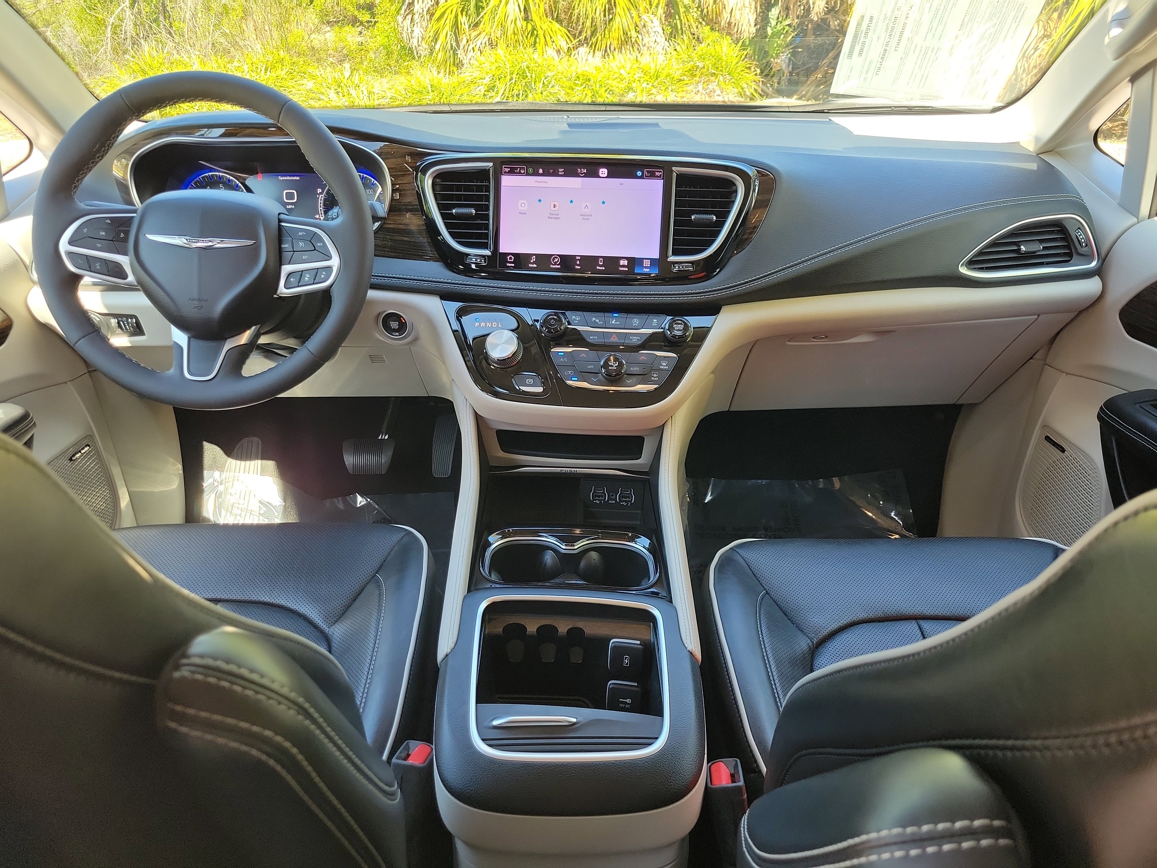 Used 2022 Chrysler Pacifica Limited image 12