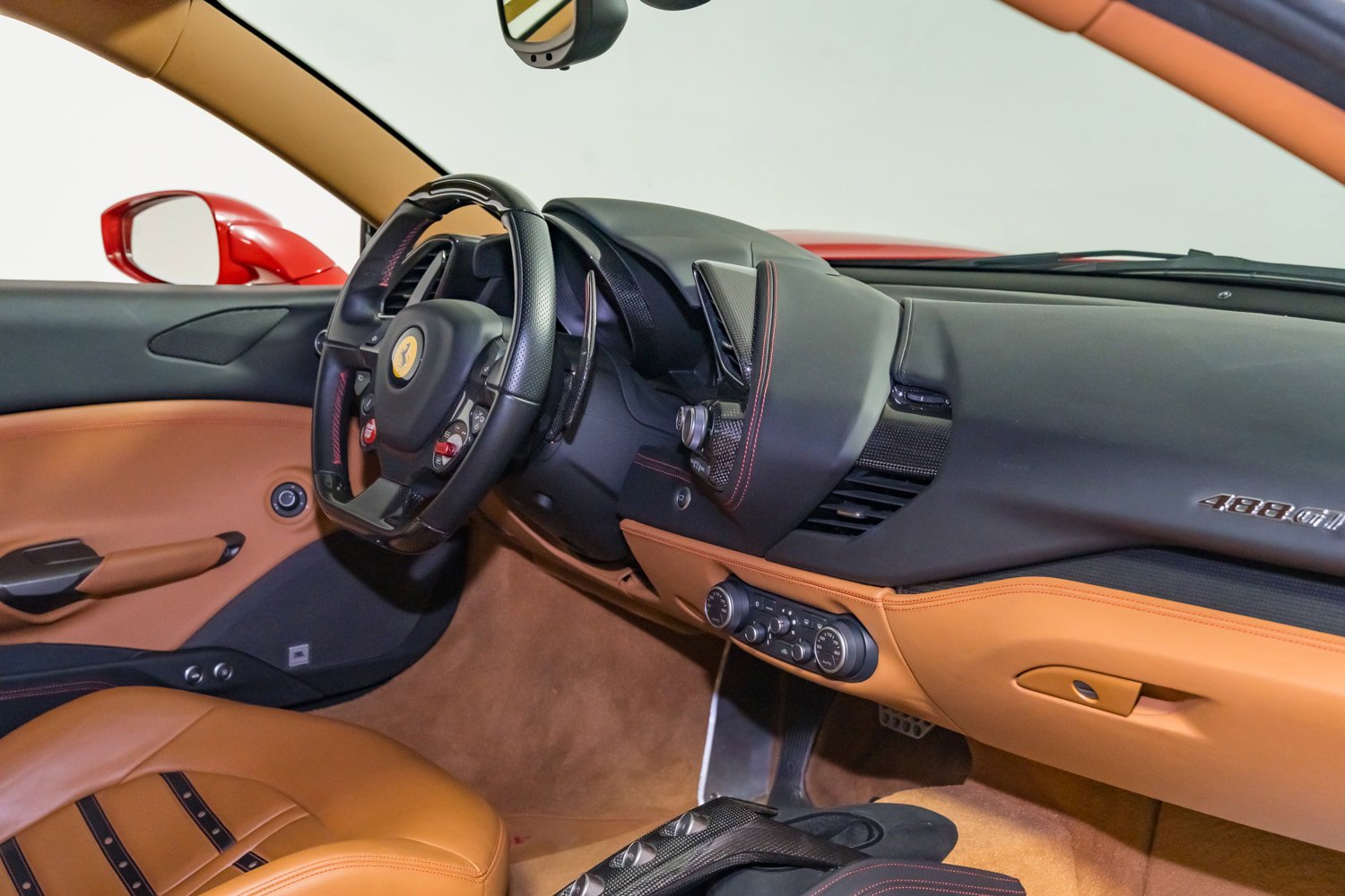 Used 2018 Ferrari 488 GTB RWD image 26