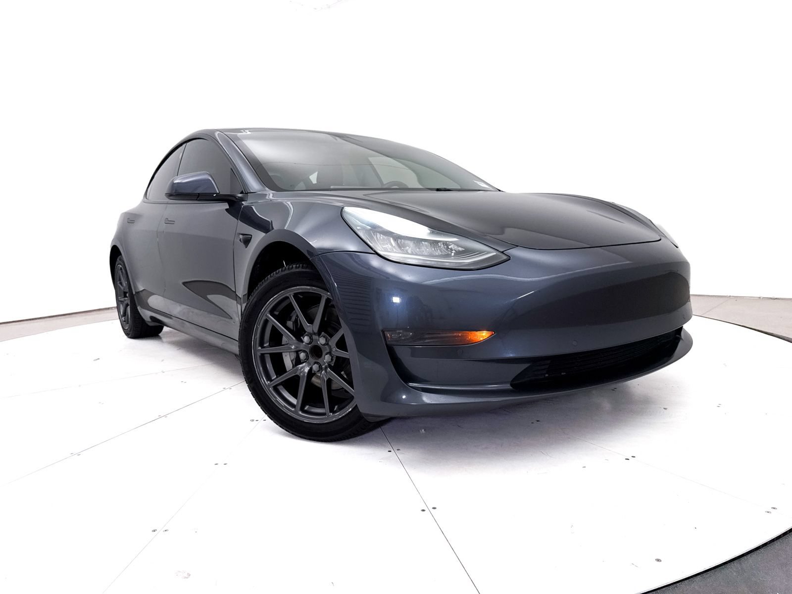 Used 2019 Tesla Model 3 Mid Range RWD image 1