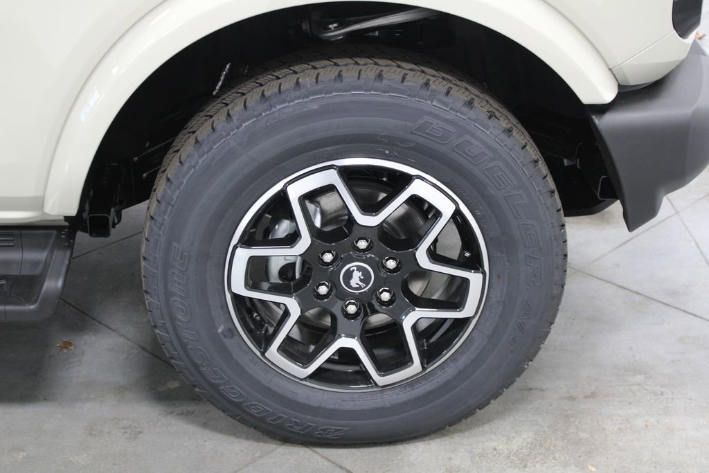 New 2025 Ford Bronco Outer Banks image 13