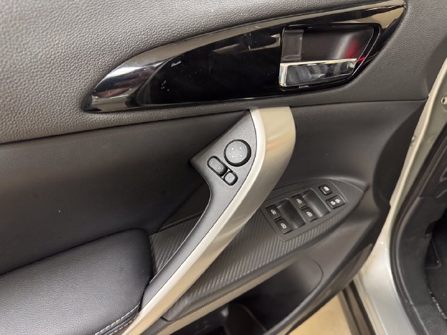 Used 2025 Mitsubishi Eclipse Cross SEL AWD/4WD image 7