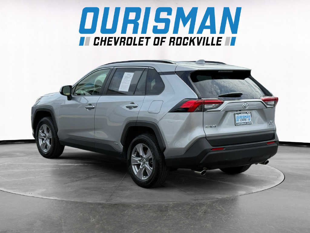 Used 2025 Toyota RAV4 XLE AWD/4WD image 4