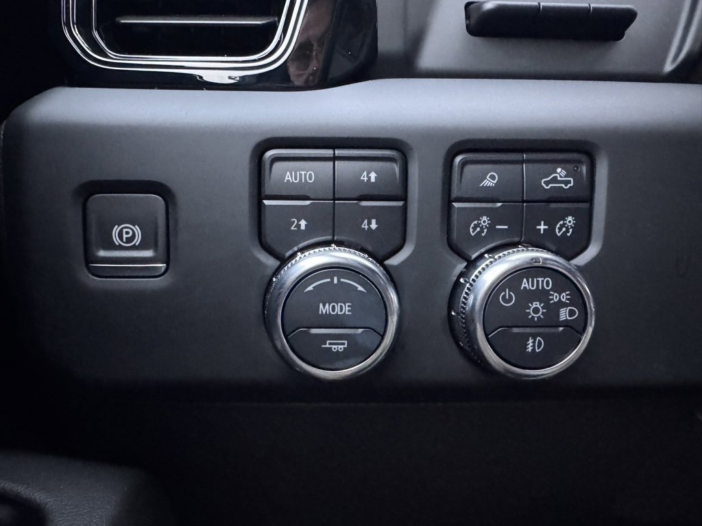 Used 2024 GMC Sierra 1500 AT4 w/ Technology Package image 34