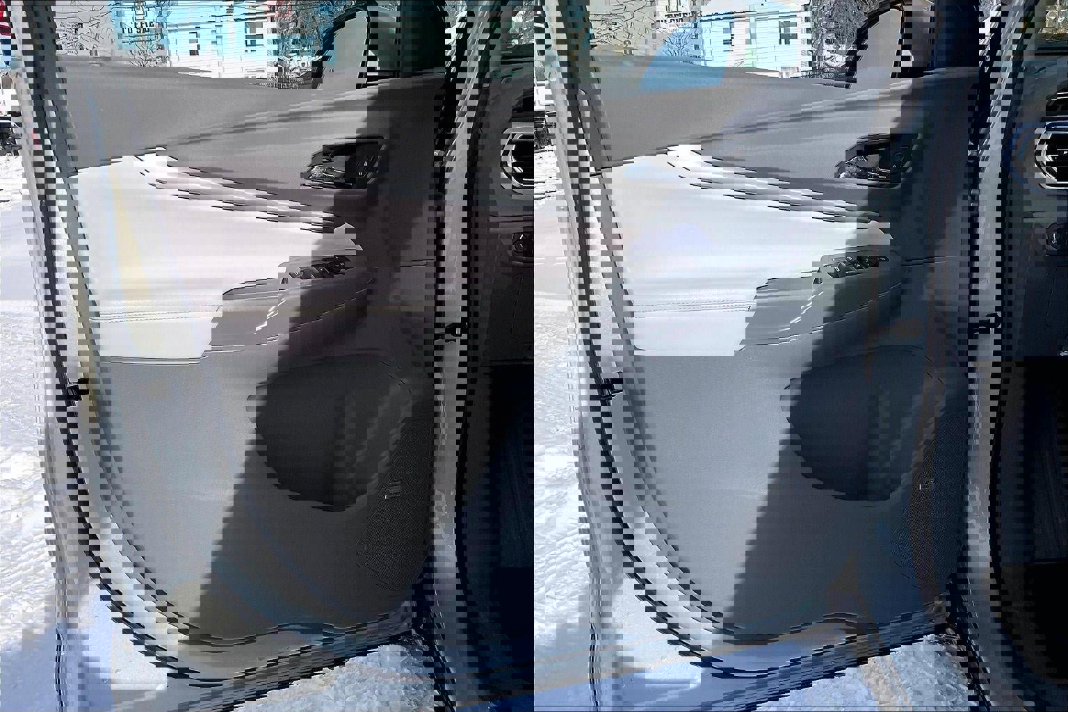 Used 2023 Chevrolet Bolt EUV Premier w/ Sun & Sound Package image 28