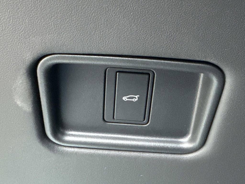 New 2026 Land Rover Range Rover SE image 28