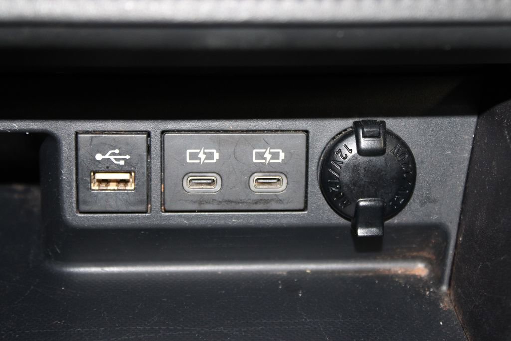 Used 2023 Toyota Highlander L image 35